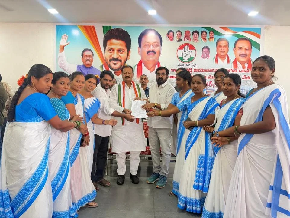 ఆశా వర్కర్ల సమస్యలు పరిష్కరించాలి: షబ్బీర్ అలీకి వినతి