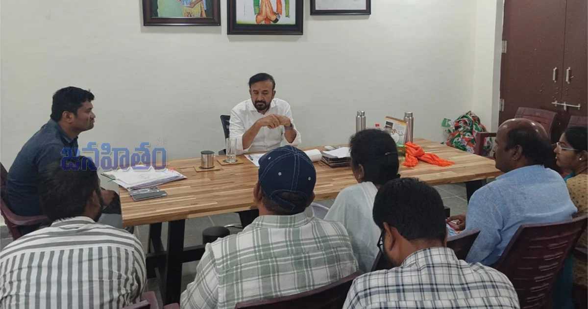 రైతుల సమస్యలపై ఎమ్మెల్యే మదన్ మోహన్ ఫైర్… అధికారులకు కఠిన ఆదేశాలు