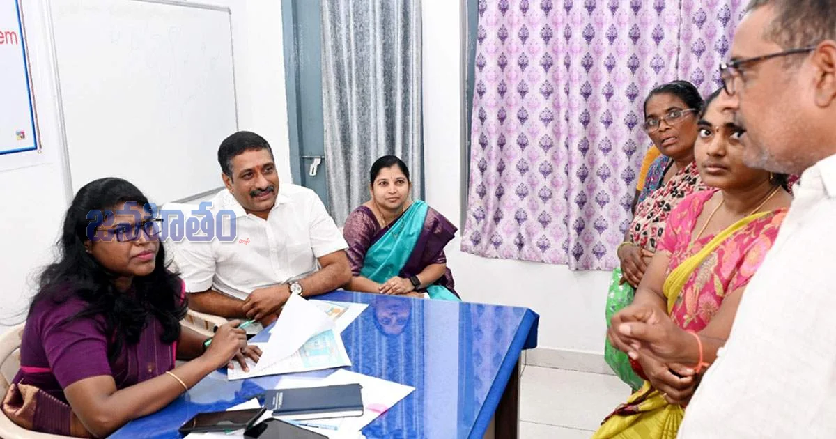 పిజిఆర్‌ఎస్‌ అర్జీలకు నాణ్యమైన పరిష్కారం చూపాలి: జిల్లా కలెక్టర్ కె. వెట్రిసెల్వి