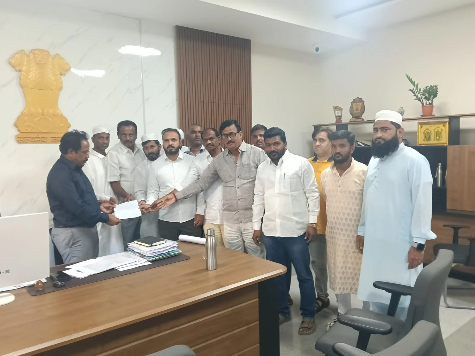 రంజాన్ తోఫా దుర్వినియోగం ఆరోపణలు – కలెక్టర్‌కు వినతి