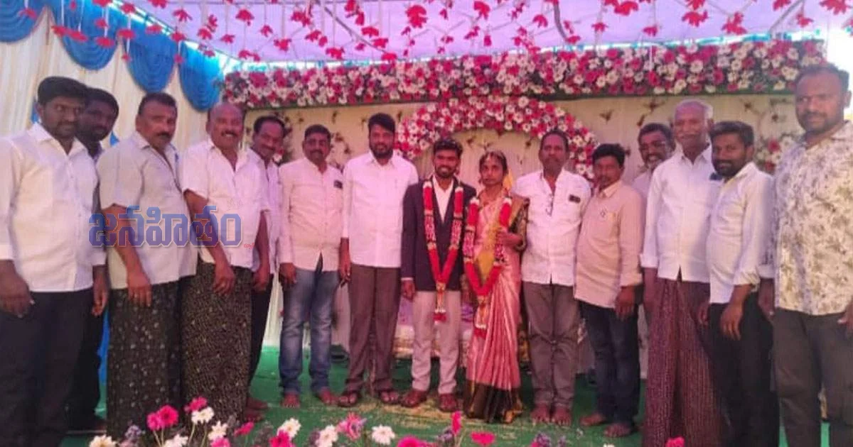 నూతన వధూవరులను ఆశీర్వదించిన రాష్ట్ర టిడిపి కార్యదర్శి శీలం వెంకటేశ్వరరావు
