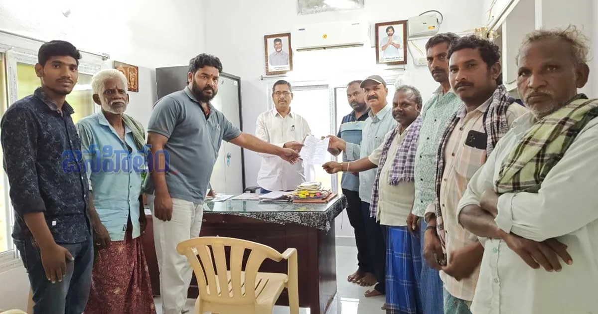 టీ నర్సాపురం పంచాయతీ సరిహద్దు ఉడతల మెట్ట పుంత అభివృద్ధికి చర్యలు చేపట్టాలి